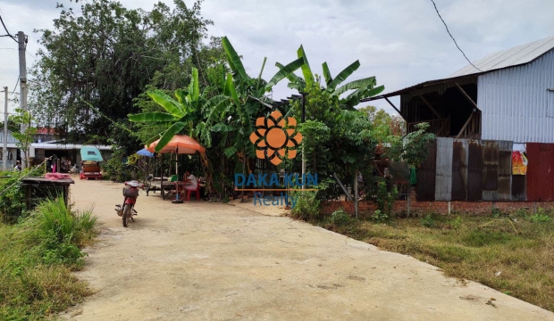 Urgent Sale Land near Sala Kamreuk-Siem Reap